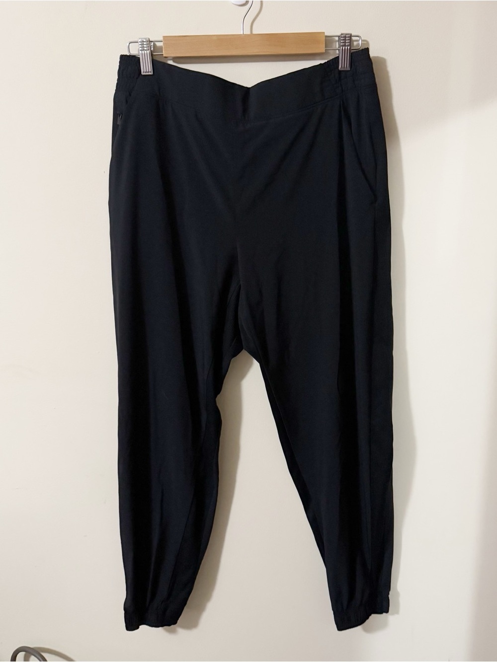 Athleta Womens Black Pants Joggers Size 14 Activewear Gym Running